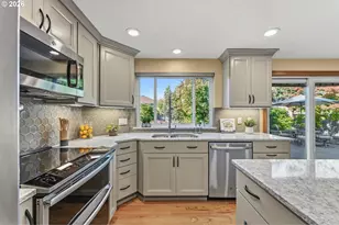 8135 SW 158th Pl, Beaverton, OR 97007 - Photo 11