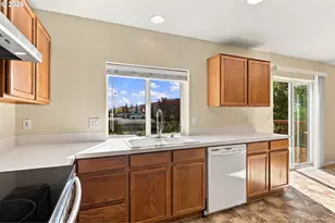 15240 NW Blakely Ln NW, Portland, OR 97229 - Photo 11