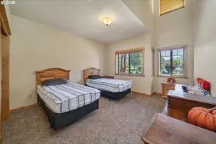 18853 SW Sisters Pl, Powell Butte, OR 97753 - Photo 27