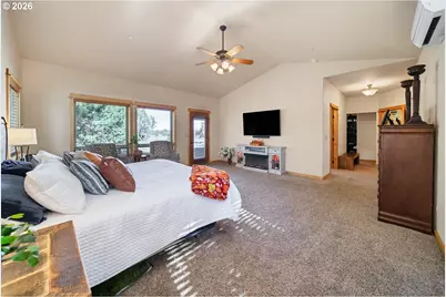 18853 SW Sisters Pl, Powell Butte, OR 97753 - Photo 19
