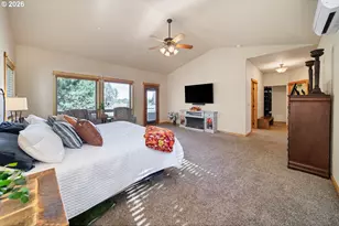18853 SW Sisters Pl, Powell Butte, OR 97753 - Photo 19