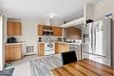 910 E College St, Echo, OR 97826 - Photo 7