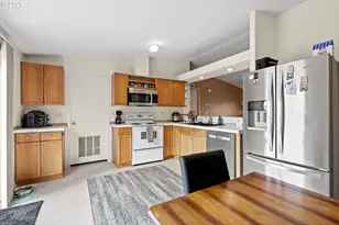 910 E College St, Echo, OR 97826 - Photo 7