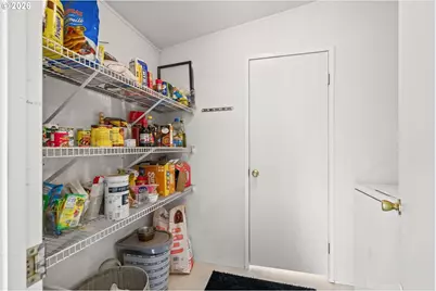 910 E College St, Echo, OR 97826 - Photo 17