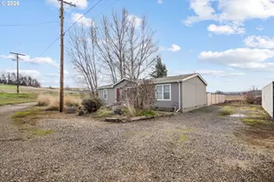 910 E College St, Echo, OR 97826 - Photo 1