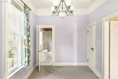 215 SW Hamilton St, Portland, OR 97239 - Photo 15