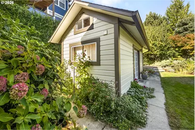 215 SW Hamilton St, Portland, OR 97239 - Photo 31