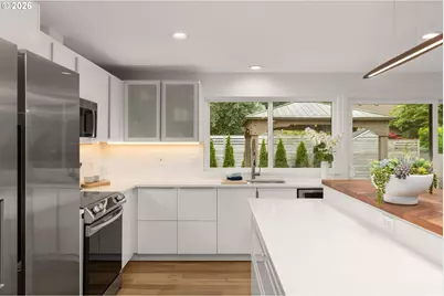 19025 Indian Springs Cir, Lake Oswego, OR 97035 - Photo 11