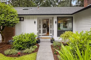 19025 Indian Springs Circle, Lake Oswego, OR 97035 - Photo 3