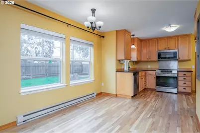 8265 N Fiske Ave, Portland, OR 97203 - Photo 11