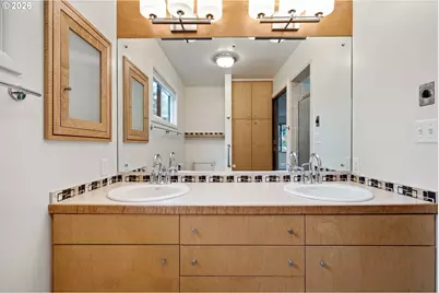 75 W 35th Pl, Eugene, OR 97405 - Photo 33