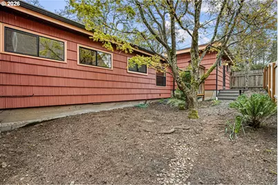 75 W 35th Pl, Eugene, OR 97405 - Photo 13