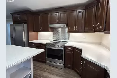 220 NW Trust St, Roseburg, OR 97471 - Photo 11