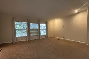 220 NW Trust St, Roseburg, OR 97471 - Photo 5