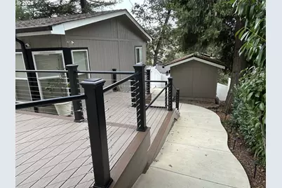 220 NW Trust St, Roseburg, OR 97471 - Photo 39