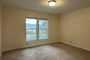 220 NW Trust St, Roseburg, OR 97471 - Photo 25