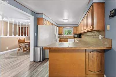 685 SW 20th Cir, Troutdale, OR 97060 - Photo 15