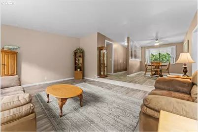 685 SW 20th Cir, Troutdale, OR 97060 - Photo 11