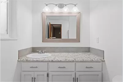 685 SW 20th Cir, Troutdale, OR 97060 - Photo 27