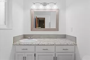 685 SW 20th Cir, Troutdale, OR 97060 - Photo 27