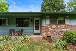 685 SW 20th Cir, Troutdale, OR 97060 - Photo 5