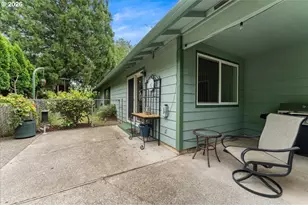 685 SW 20th Cir, Troutdale, OR 97060 - Photo 35