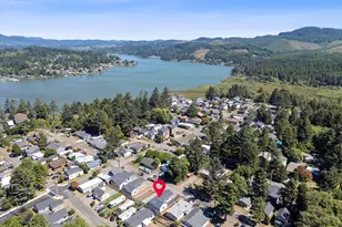 333 SE Oar Ave, Lincoln City, OR 97367 - Photo 29