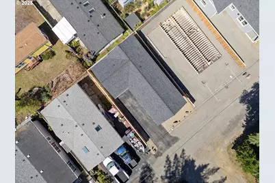 333 SE Oar Ave, Lincoln City, OR 97367 - Photo 23