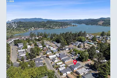 333 SE Oar Ave, Lincoln City, OR 97367 - Photo 3