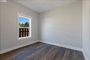 333 SE Oar Ave, Lincoln City, OR 97367 - Photo 21