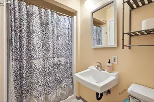 260 N Grand St, Eugene, OR 97402 - Photo 47