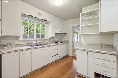 260 N Grand St, Eugene, OR 97402 - Photo 13