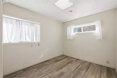 260 N Grand St, Eugene, OR 97402 - Photo 9