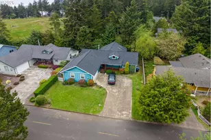 640 SW Kelsie Ln, Waldport, OR 97394 - Photo 9