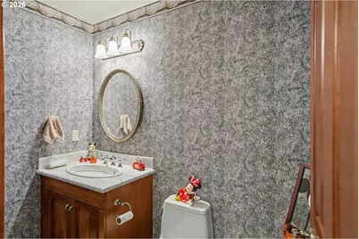 630 Eureka Ave, Silverton, OR 97381 - Photo 45