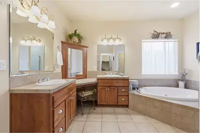 478 Pebble Beach Dr, Creswell, OR 97426 - Photo 17