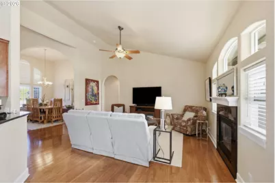478 Pebble Beach Dr, Creswell, OR 97426 - Photo 5