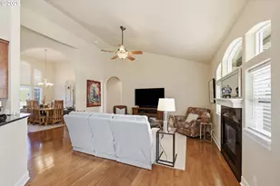 478 Pebble Beach Dr, Creswell, OR 97426 - Photo 5