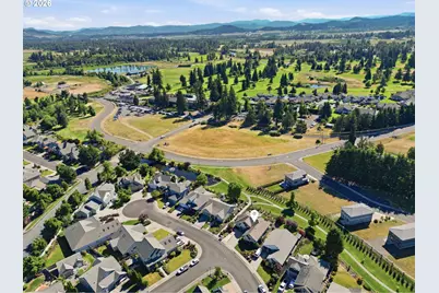 478 Pebble Beach Dr, Creswell, OR 97426 - Photo 37