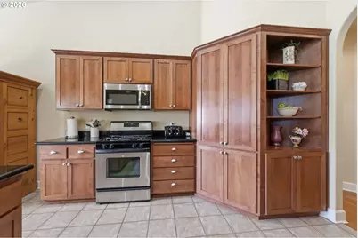 478 Pebble Beach Dr, Creswell, OR 97426 - Photo 9