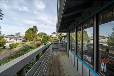 875 Signal Way, Coos Bay, OR 97420 - Photo 19