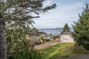 875 Signal Way, Coos Bay, OR 97420 - Photo 21