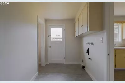 1210 River Bend Rd, Salem, OR 97304 - Photo 13
