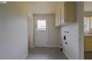1210 River Bend Rd, Salem, OR 97304 - Photo 13
