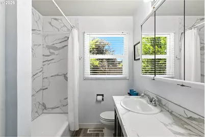 2418 NE 137th Ave, Portland, OR 97230 - Photo 13