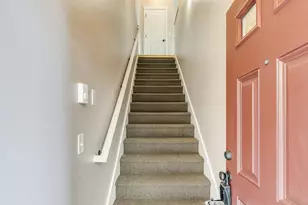 8139 NE Rockne Way, Hillsboro, OR 97006 - Photo 5