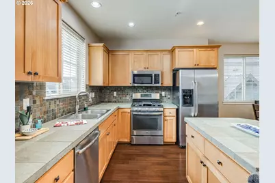 8139 NE Rockne Way, Hillsboro, OR 97006 - Photo 11