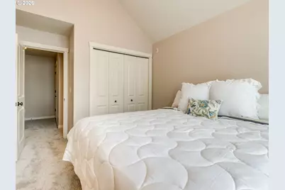 8139 NE Rockne Way, Hillsboro, OR 97006 - Photo 25