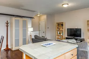 8139 NE Rockne Way, Hillsboro, OR 97006 - Photo 17