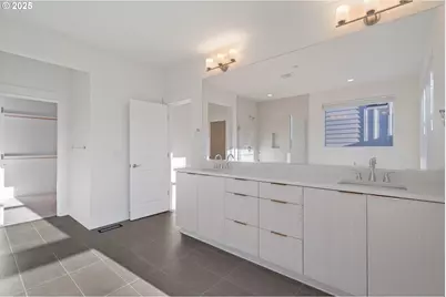 4770 N Elk Dr, Camas, WA 98607 - Photo 29